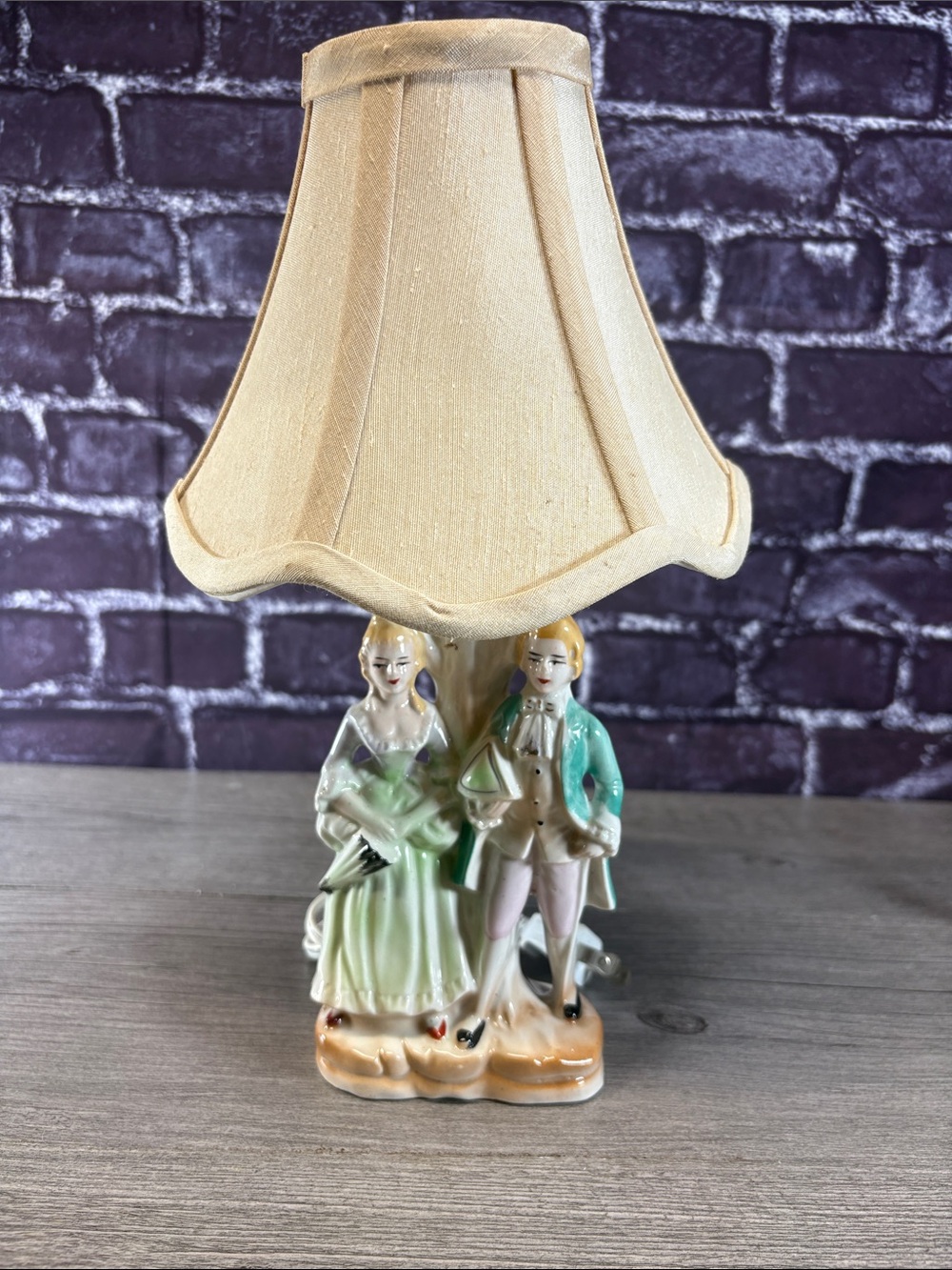 Vintage Ceramic Figurine Table boudoir Lamp in Cream and Green